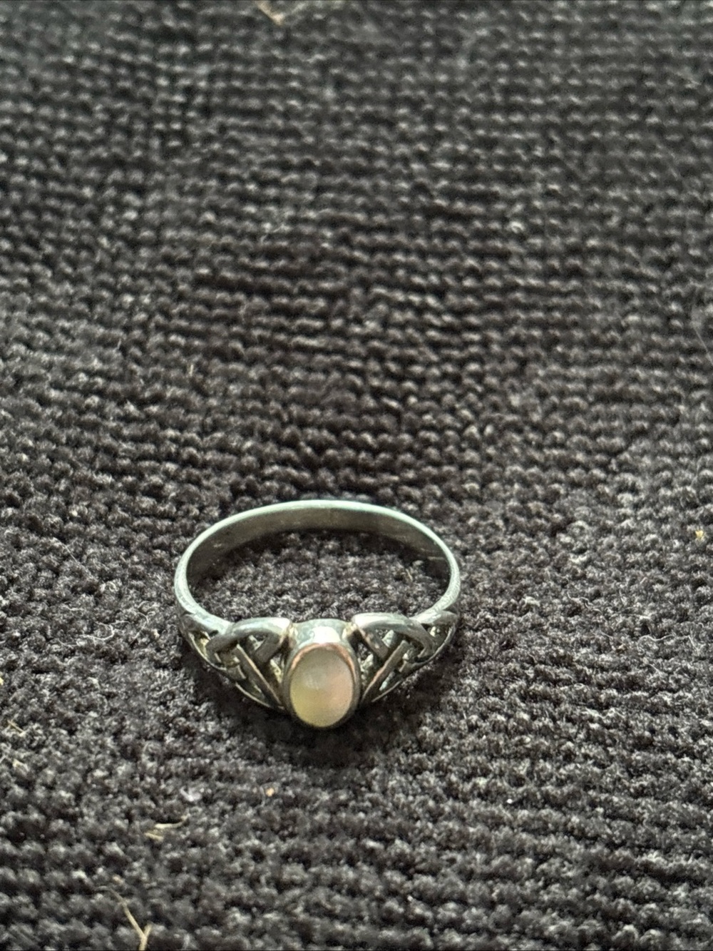 Sterling Silver/925 Vintage Celtic Moonglass Ring Size 7.75